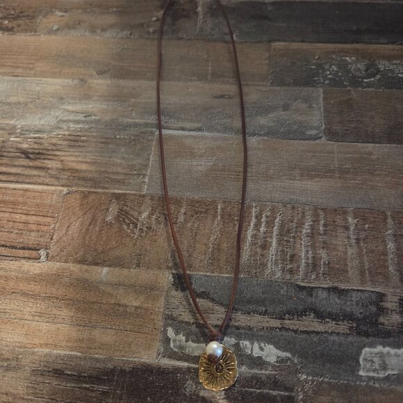 RM 16K Gold Charm with Pearl Necklace - Picture 2 of 5